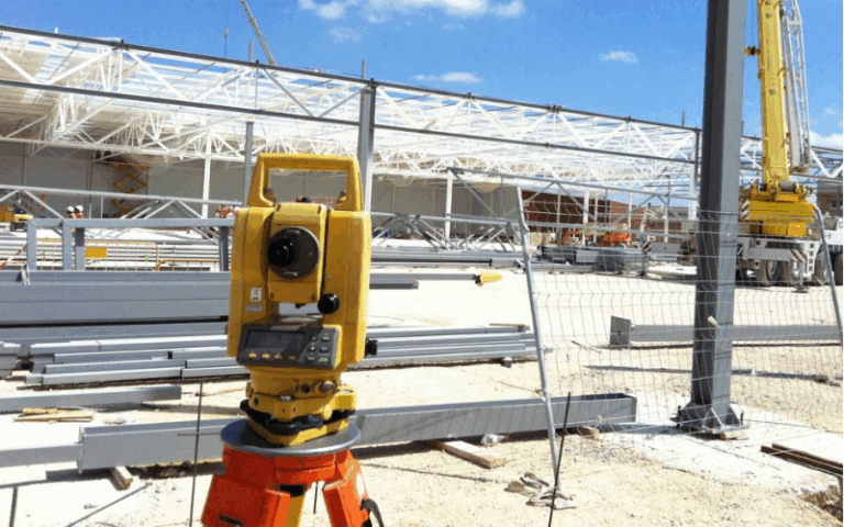 Monitoramento Topográfico para Indústrias: Precisão e Durabilidade