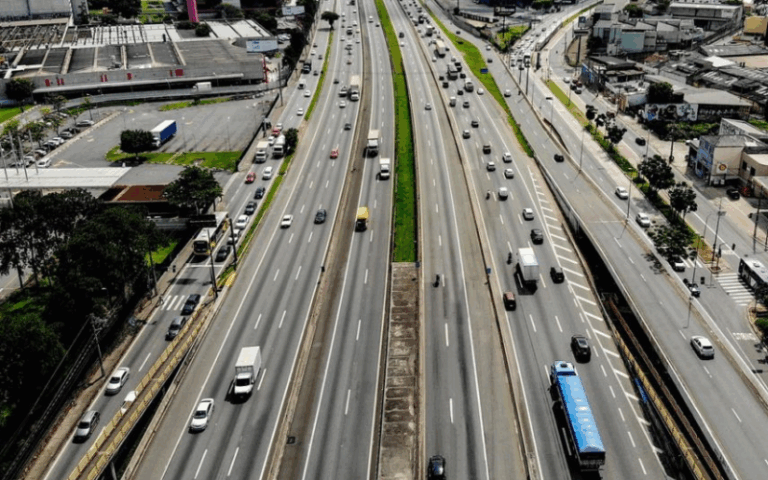 Concessões Rodoviárias: Conectando Regiões com Eficiência